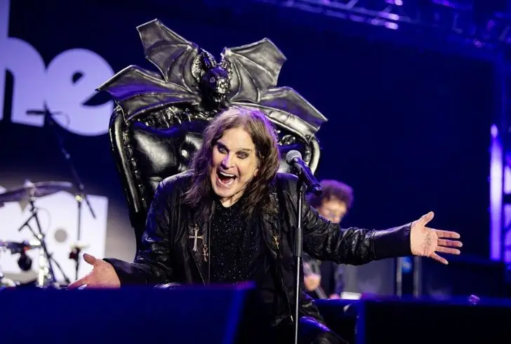 Ozzy performs despite Parkinson’s disease
