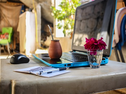 laptop table travel digital